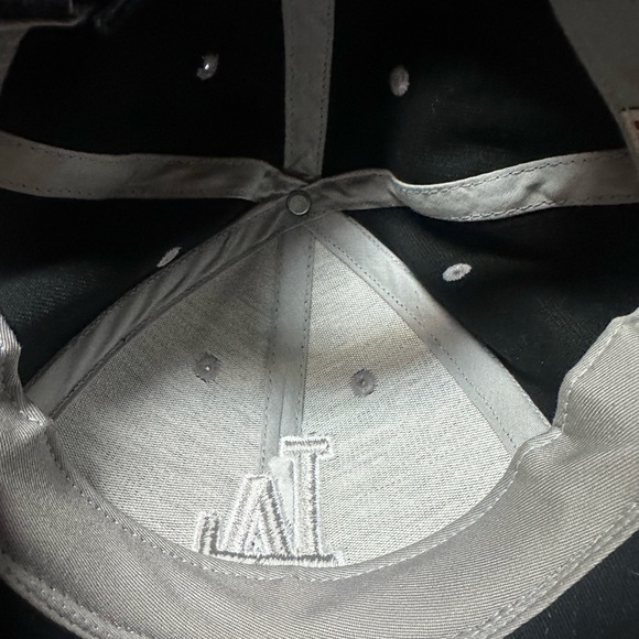 Fanatics Black and White Structured Hat - Picture 4 of 6
